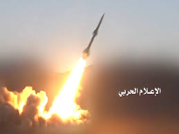 عاجل: إطلاق صاروخ بالستي على تجمعات كبيرة للجيش السعودي ومرتزقتهم بجيزان